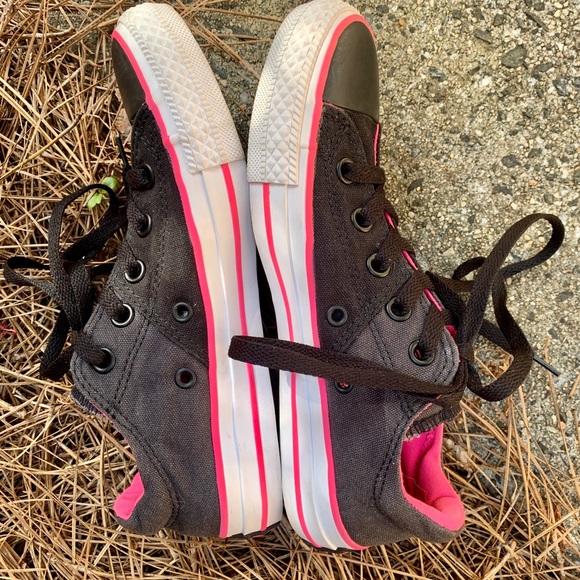 Converse - Picture 3 of 6